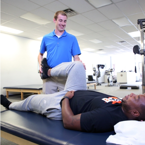 knee-pain-relief-Renue-Physical-Therapy-mid-Michigan