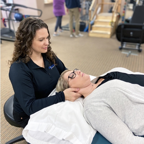 neck-pain-relief-Renue-Physical-Therapy-mid-Michigan